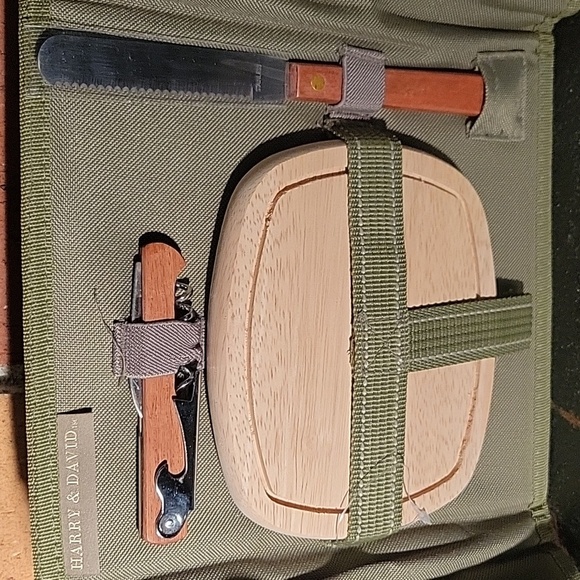 Harry & David Wine & Cheese Service Set For Two Cutting Board - Picture 5 of 7